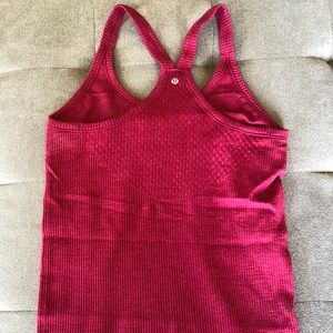 Lulu Lemmon ribbed fuchsia yoga tank size 6